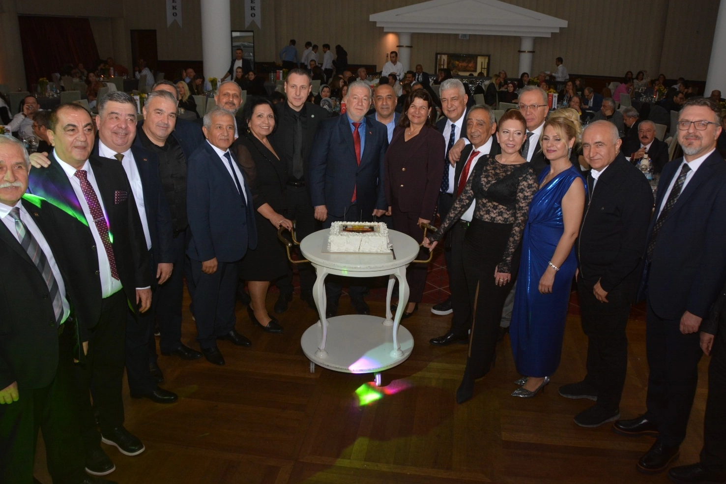 İzmir'de Emlak Komisyoncuları Odası 26. yılını kutladı