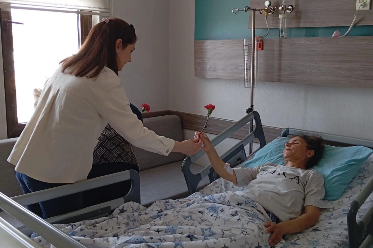 Adıyaman'da Anahtar Parti’den hastanedeki kadınlara anlamlı ziyaret