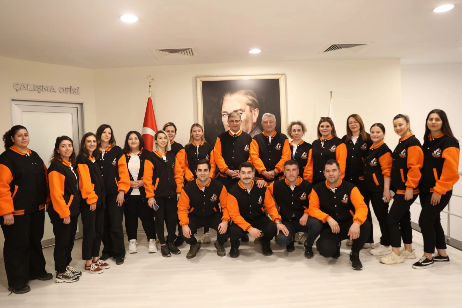 İzmir Güzelbahçe Gençlik’ten Başkan Tugay’a ziyaret