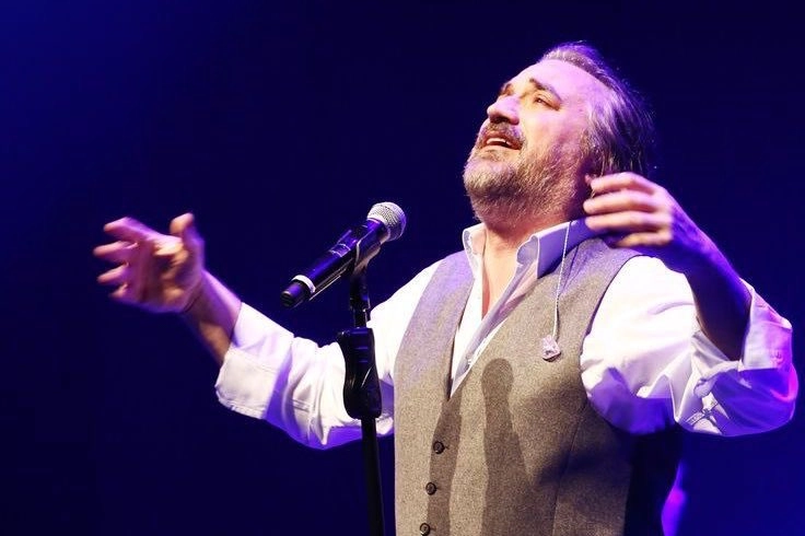 Sahnede fenalaşan Volkan Konak hayatını kaybetti