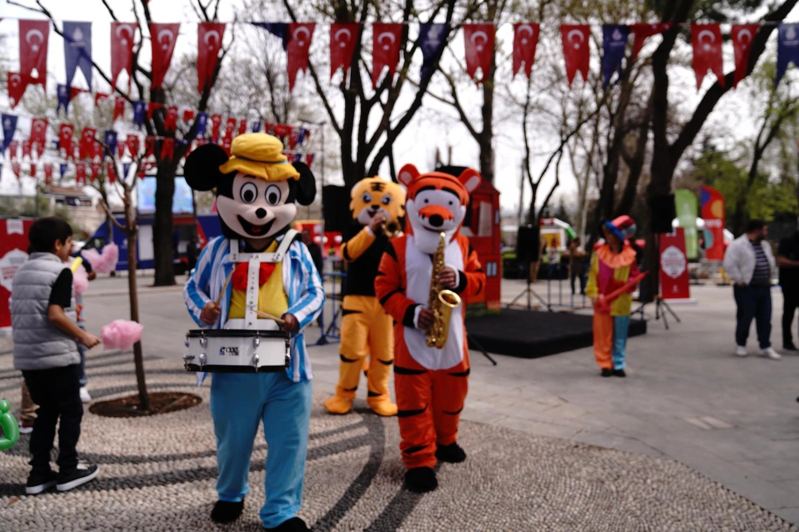 İstanbul'da gündüz çocuk şenlikleri