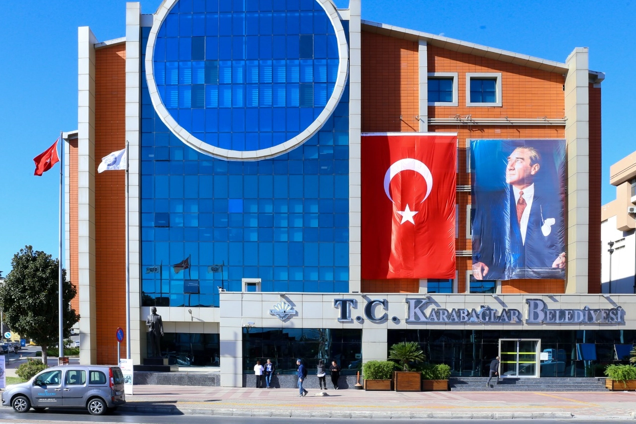 İzmir Karabağlar'da uluslararası adım