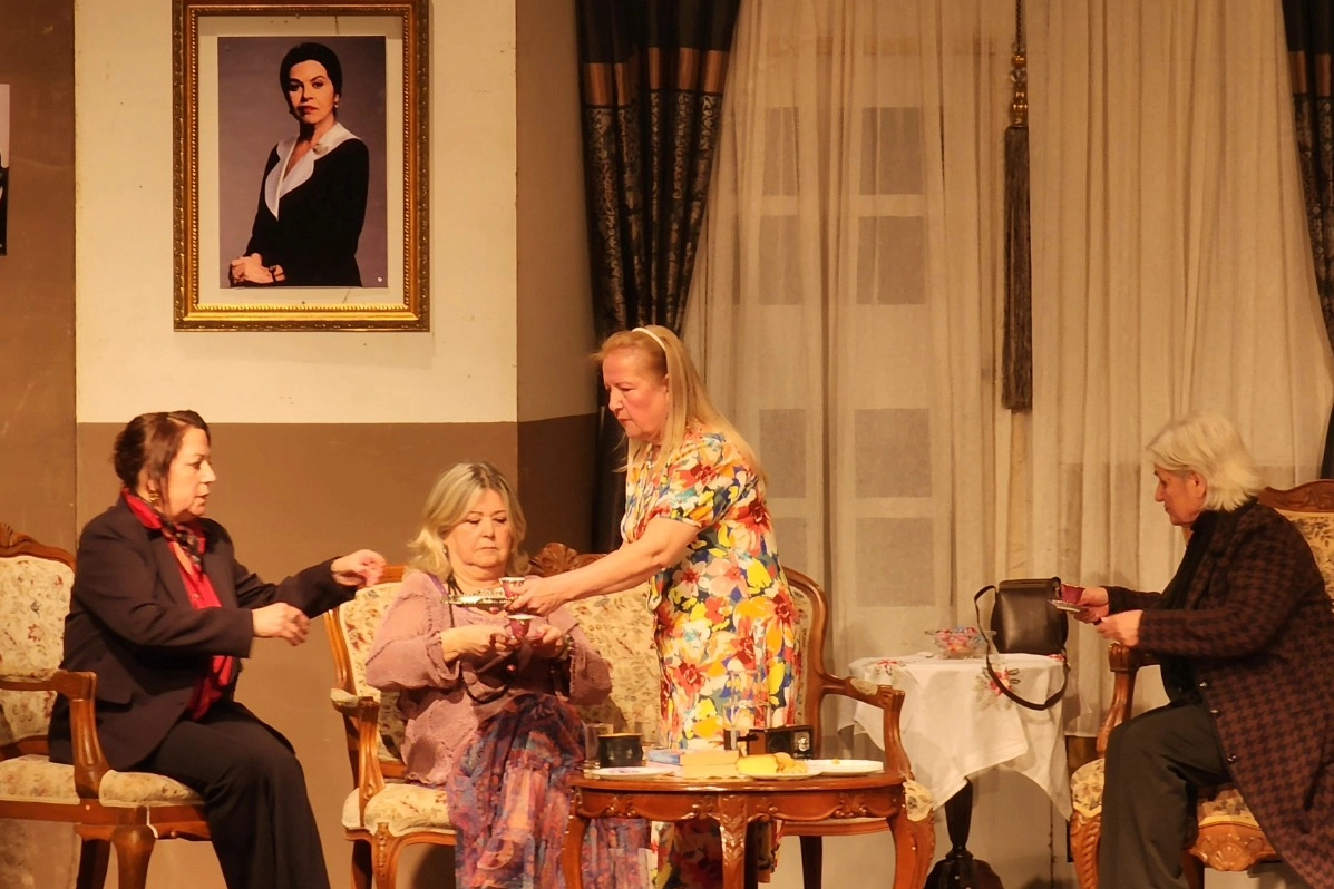 Kocaeli'de kadınların tiyatro performansı hayran bıraktı