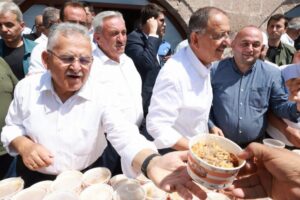 Kayseri Büyükşehir Belediye Başkanı Dr. Memduh Büyükkılıç, AK Parti Genel