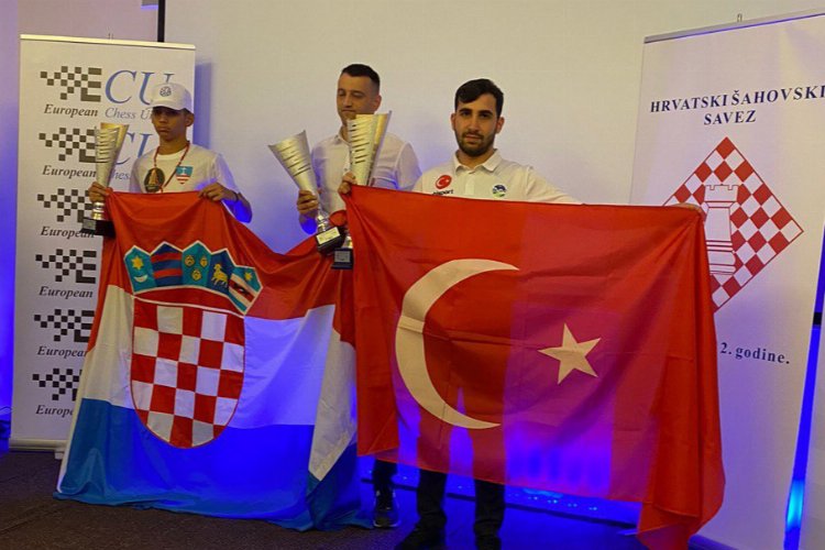 Sakarya Büyükşehir Belediyesi Spor Kulübü satranç sporcusu Berkay Çelik, Zagreb’de