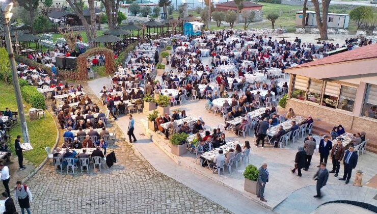 Bergama’da 2 bin kişi ile iftar sofrası