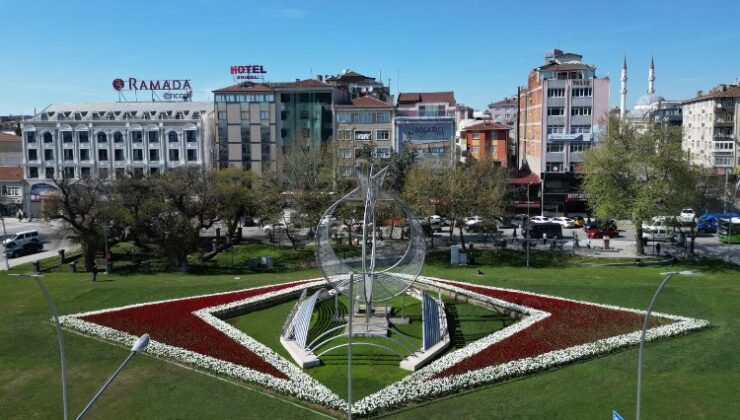 Gebze’de Togg’un logosu çiçeklerle işlendi