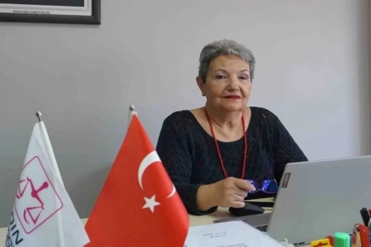 Kadın Partisi Genel Başkanı Benal Yazgan, Türkiye’deki siyasetin artık vatana