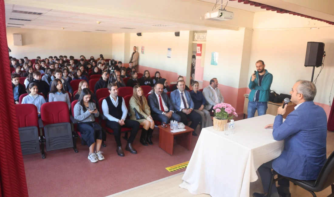 Çayırova Belediye Başkanı Bünyamin Çiftçi, Kariyer Günleri etkinliği kapsamında, Şehit