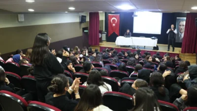 Afetlere karşı daha bilinçli bir toplum oluşturmak amacıyla çalışmalarına devam