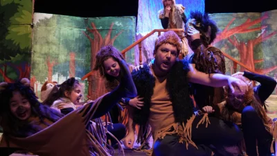 Necip Fazıl Kısakürek Tiyatro Salonu’nda hem çocuklara hem de büyüklere