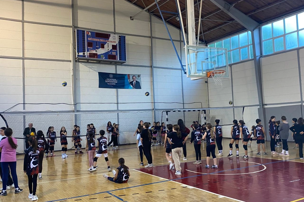 İzmir’de Efes Selçuk Belediyesi spor okullarıyla kentte yaşayan çocukların spor