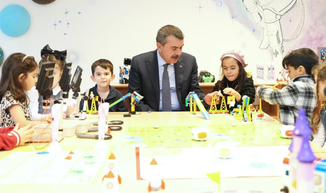 Millî Eğitim Bakanı Yusuf Tekin, blim ve teknoloji eğitimi uygulayan