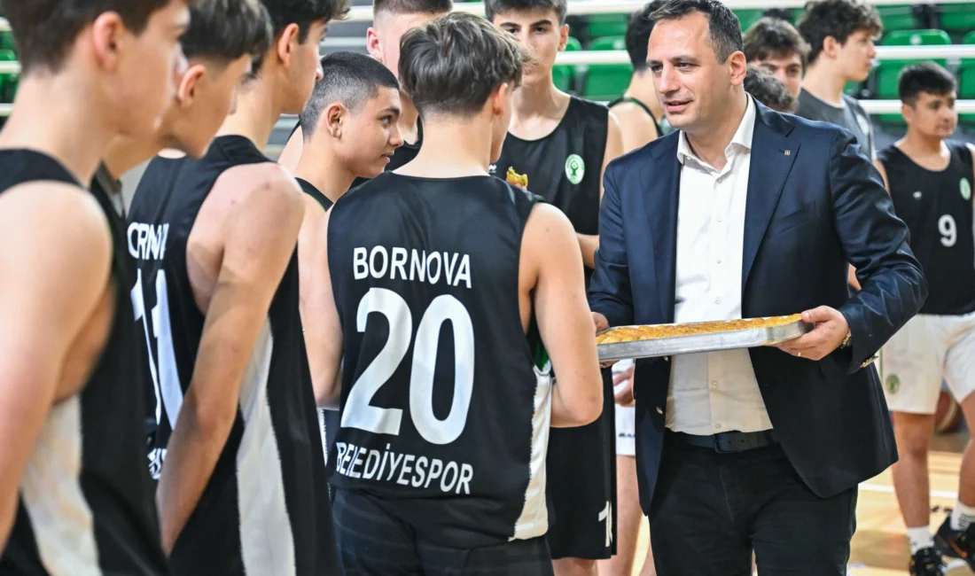 Bornova Belediyespor’un İzmir 4’üncüsü olan U16 ve U18 basketbol takımları,