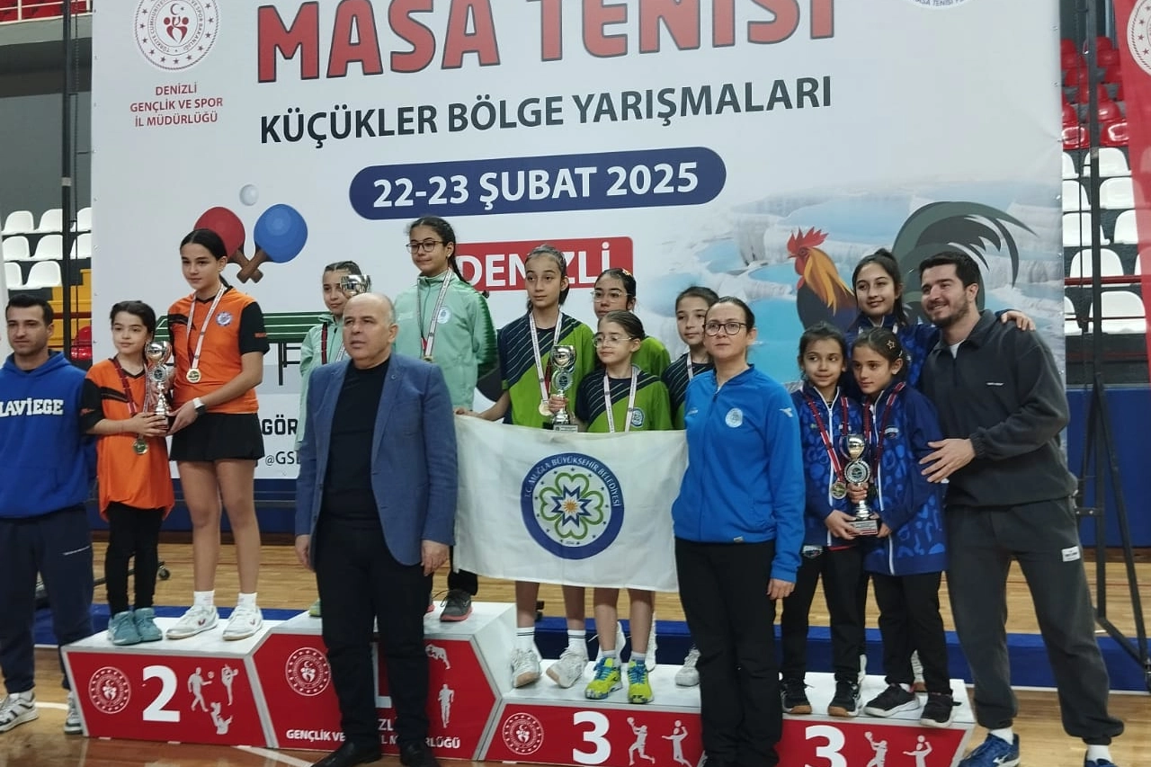 Muğla Büyükşehir Belediyesi Masa Tenisi Sporcuları Denizli’de düzenlenen turnuvada üçüncü