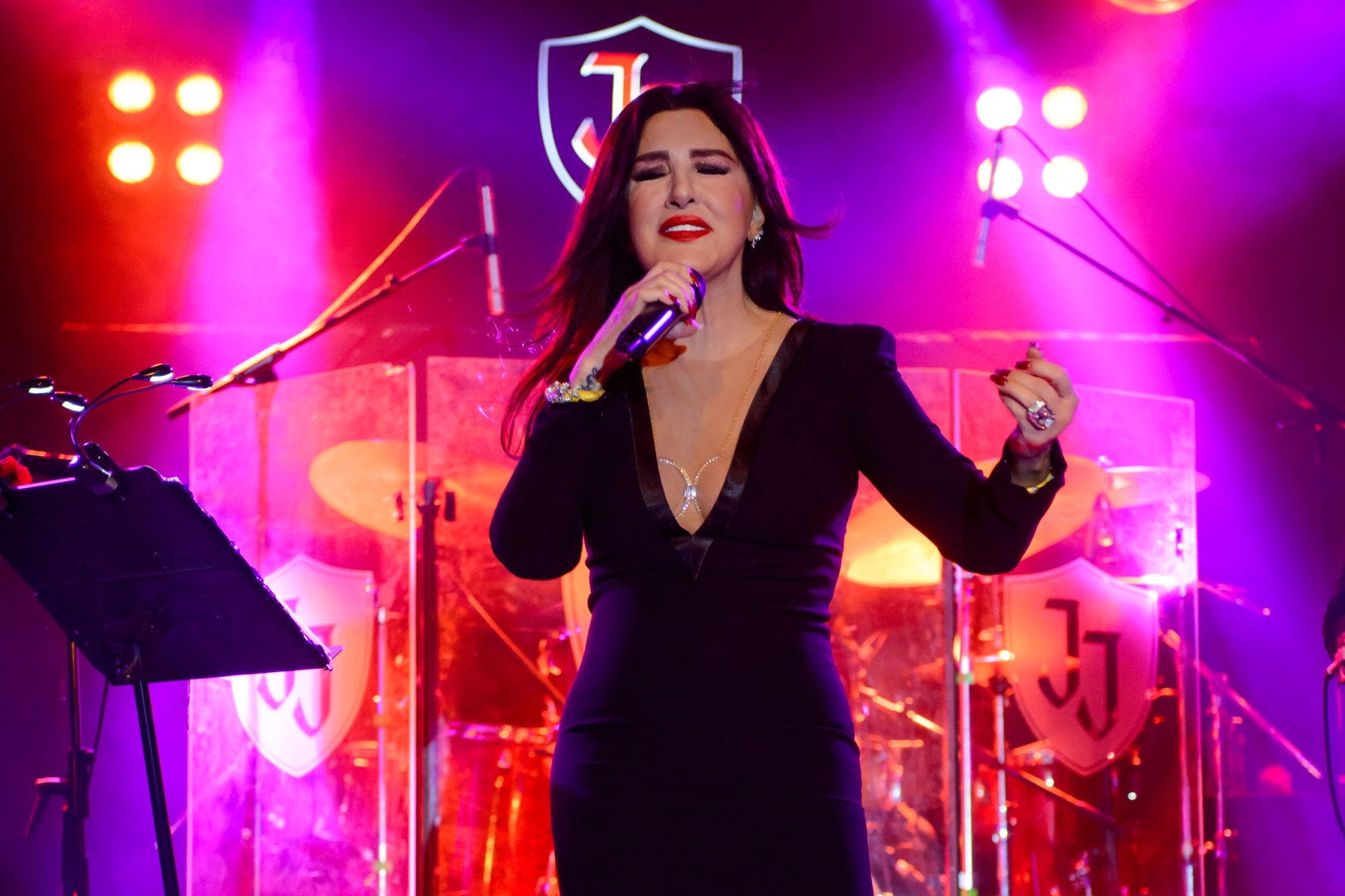 Türk popunun efsane ismi Nükhet Duru, İstanbul Vadi Jolly Joker’deki
