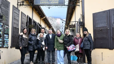 Yıldırım Belediye Başkanı Oktay Yılmaz, geleneksel halk sanatları atölyeleriyle turistlerin