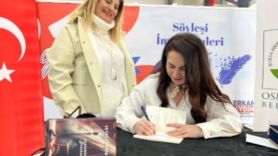 Osmangazi Belediyesi’nin düzenlediği ‘1 kitap 1 yazar’ buluşmasına konuk olan