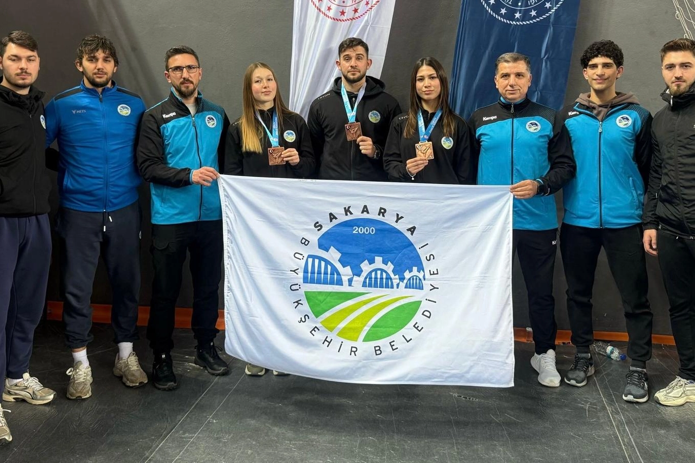 Sakarya Büyükşehir Belediyesi Karate sporcuları, Trabzon’da düzenlenen Türkiye Büyükler Karate