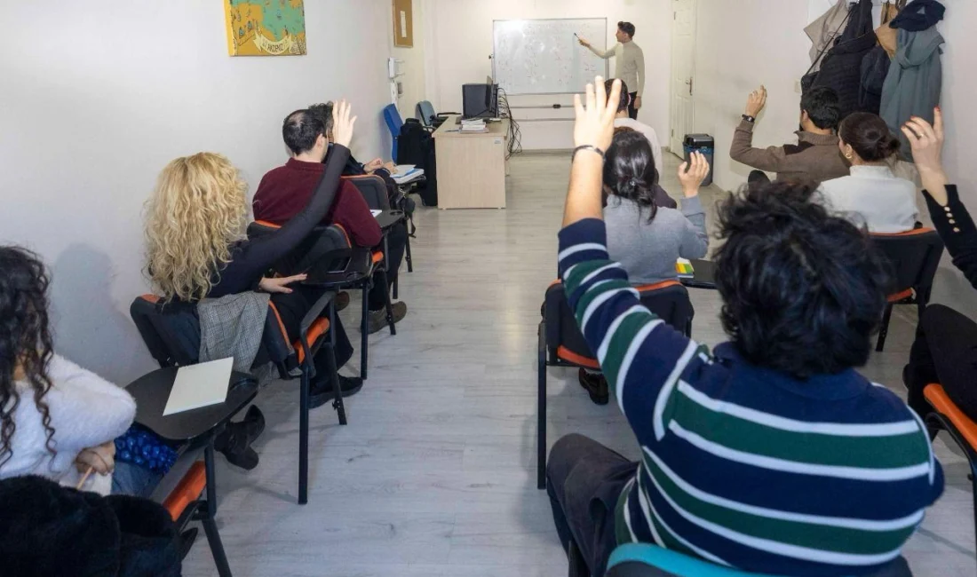 İzmir Büyükşehir Belediyesi Akdeniz Dilleri Merkezi, Fransızca, İtalyanca, İspanyolca, Yunanca