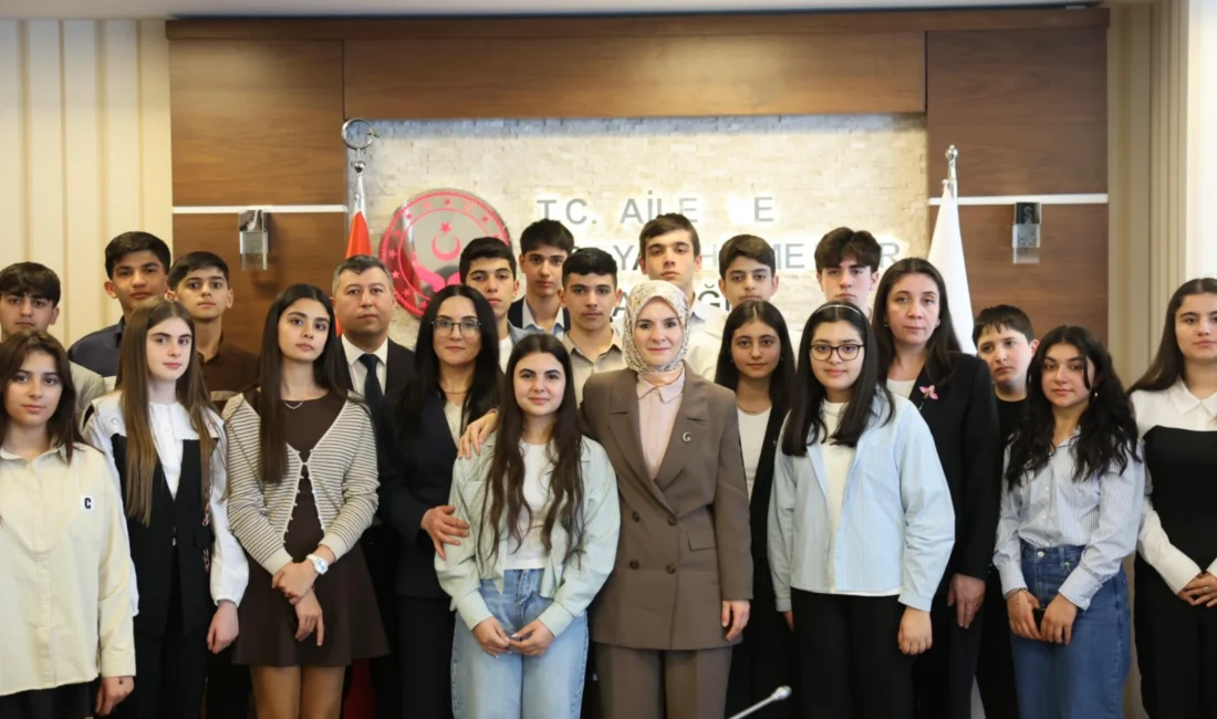 Aile ve Sosyal Hizmetler Bakanı Mahinur Özdemir Göktaş, Azerbaycan’dan Türkiye’ye