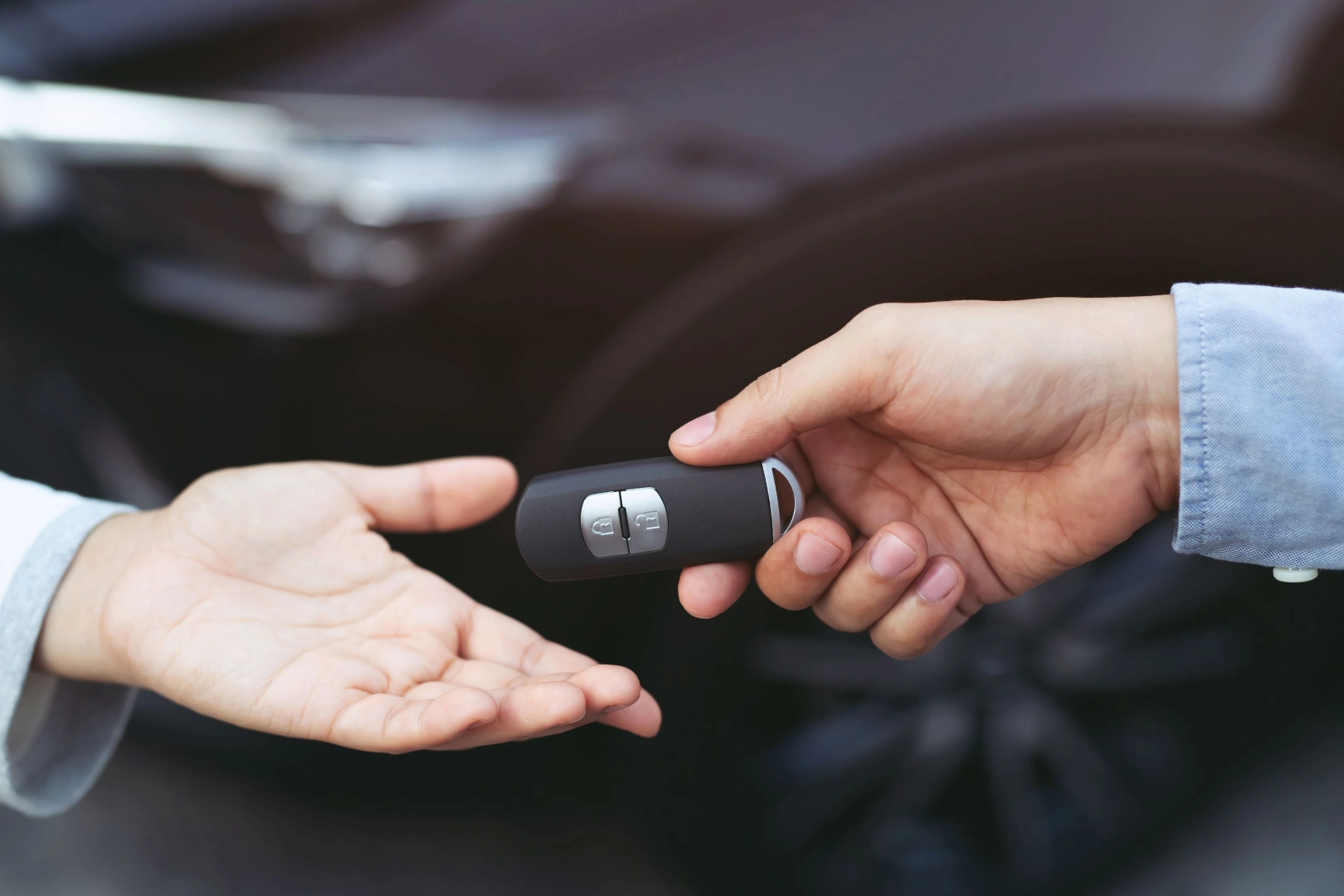 Bayram tatili yaklaşırken araç kiralama talepleri hızla artıyor. Uzmanlar tarafından