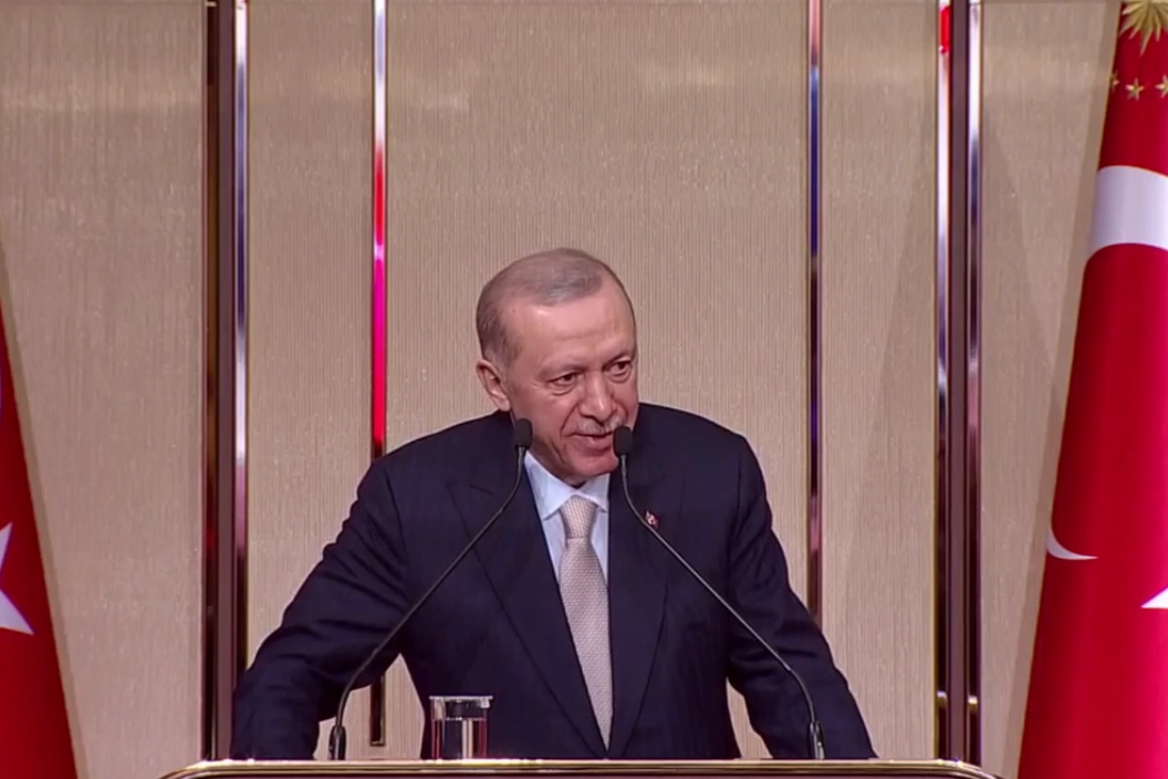 2-4 Nisan tarihleri arasında kamu çalışanlarının idari izinli sayılacağını belirten