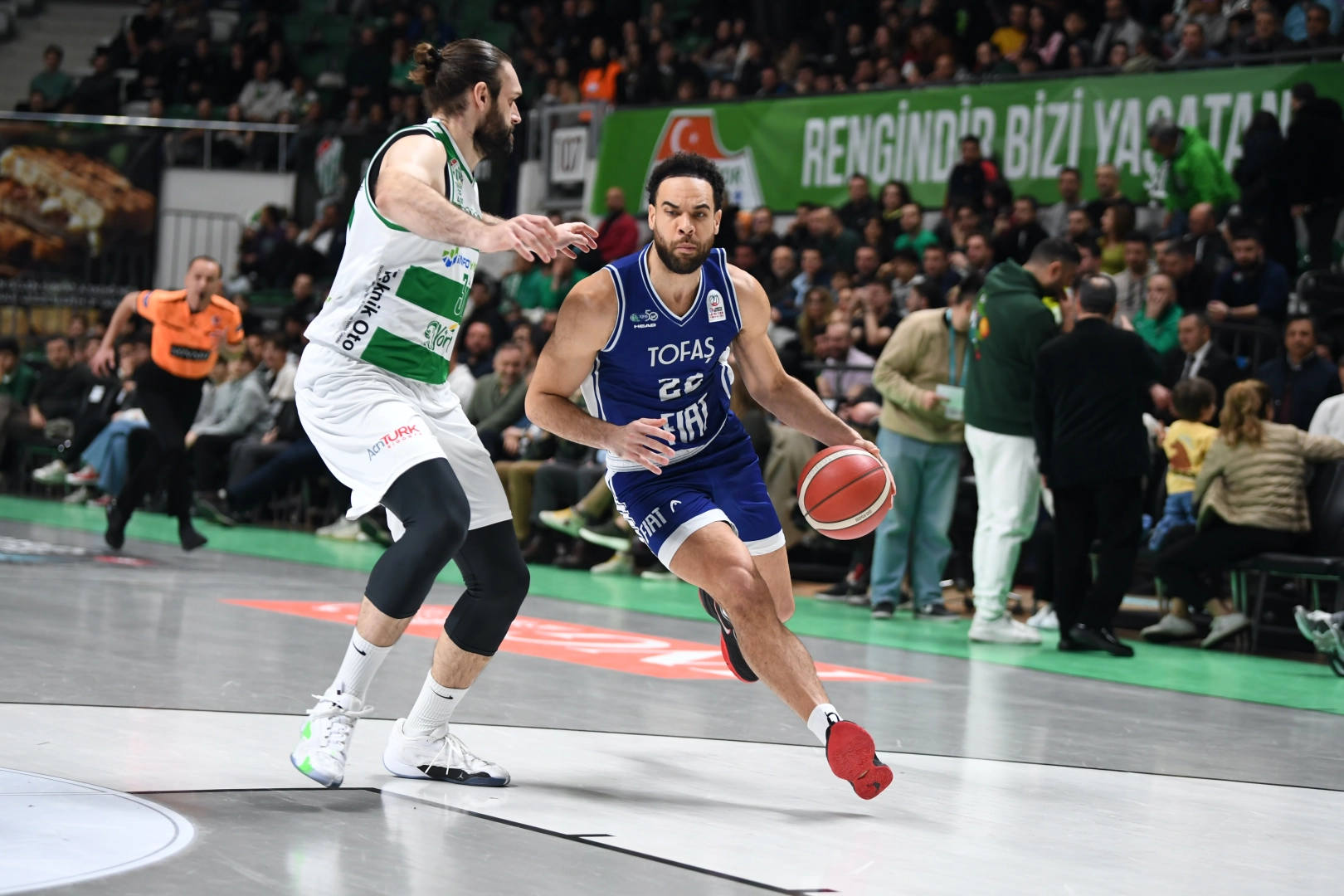 Tofaş Basketbol Takımı, ligin 20. haftasında Bursaspor Yörsan ile oynanan