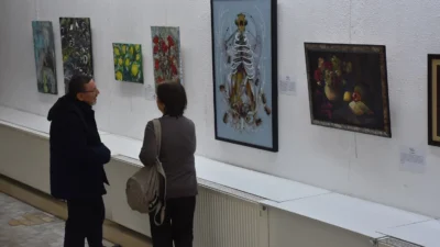 Bursa Güzel Sanatlar Birliği Derneği (Bursa GSBD), üyelerinin eserlerinden oluşan