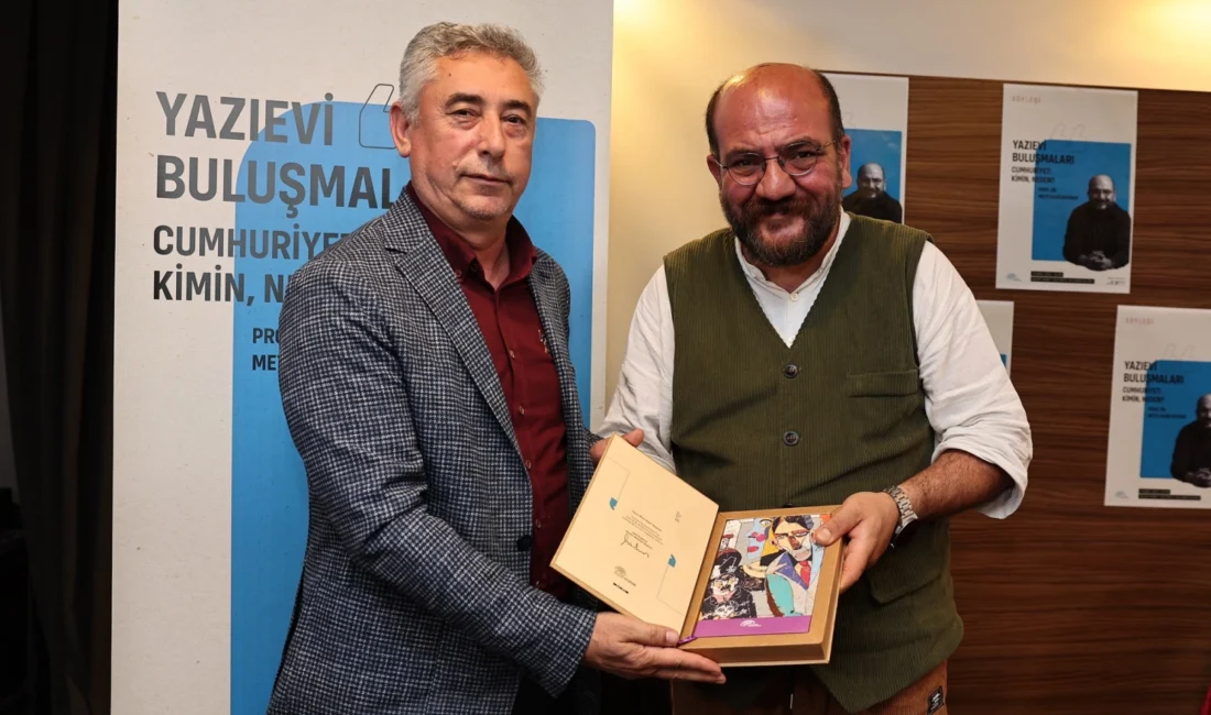 Bursa Nilüfer Belediyesi’nin düzenlediği “Cumhuriyet: Kimin, Neden?” konulu söyleşiye katılan