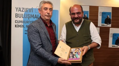 Bursa Nilüfer Belediyesi’nin düzenlediği “Cumhuriyet: Kimin, Neden?” konulu söyleşiye katılan