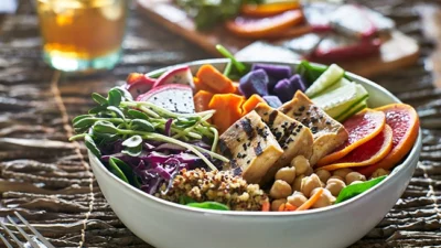 Yapılan araştırmalar sonucunda zeytinyağı, balık, taze sebze, meyveler ile et