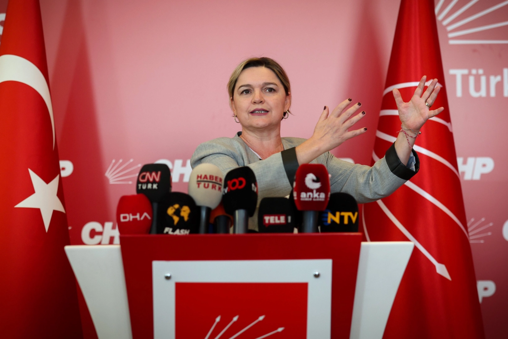 CHP Genel Sekreteri Selin Sayek Böke, Genel Merkez’de düzenlediği basın