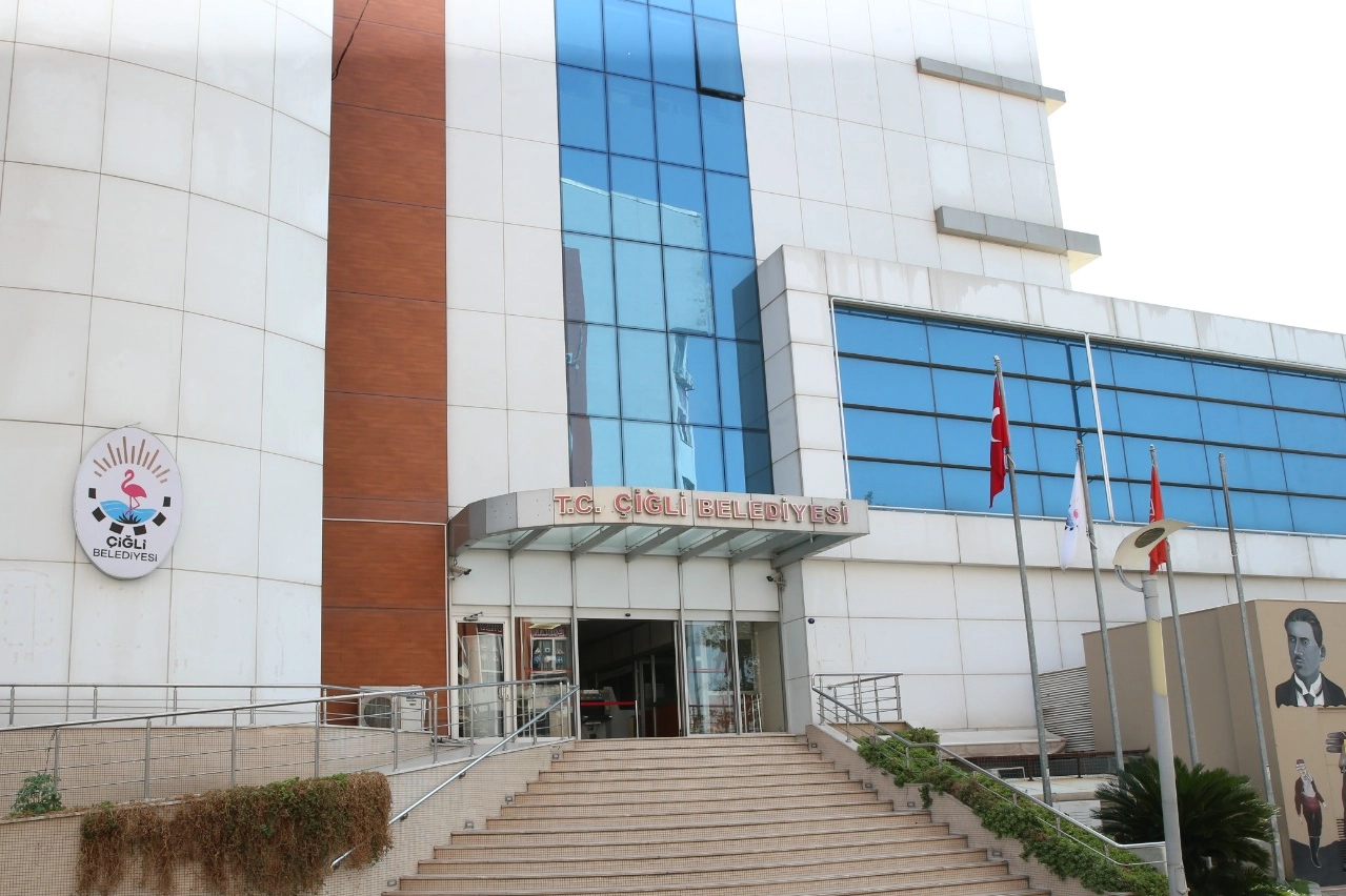 İzmir Çiğli Belediyesi şirketlerinden “Çiğli Gıda Ltd. Şti.” çalışanları, ilk