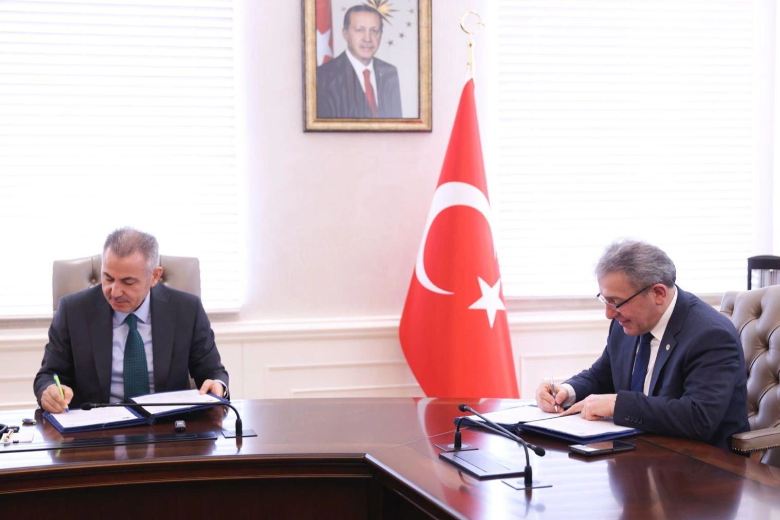 Dokuz Eylül Üniversitesi (DEÜ) ve İzmir Valiliği, aile yapısının korunması