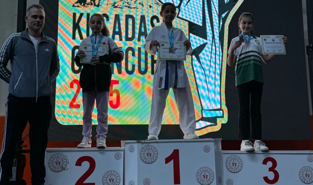 Manisa Büyükşehir Belediyespor’un genç karatecisi 10 yaşındaki Ilgın Gülal,  Kuşadası’nda