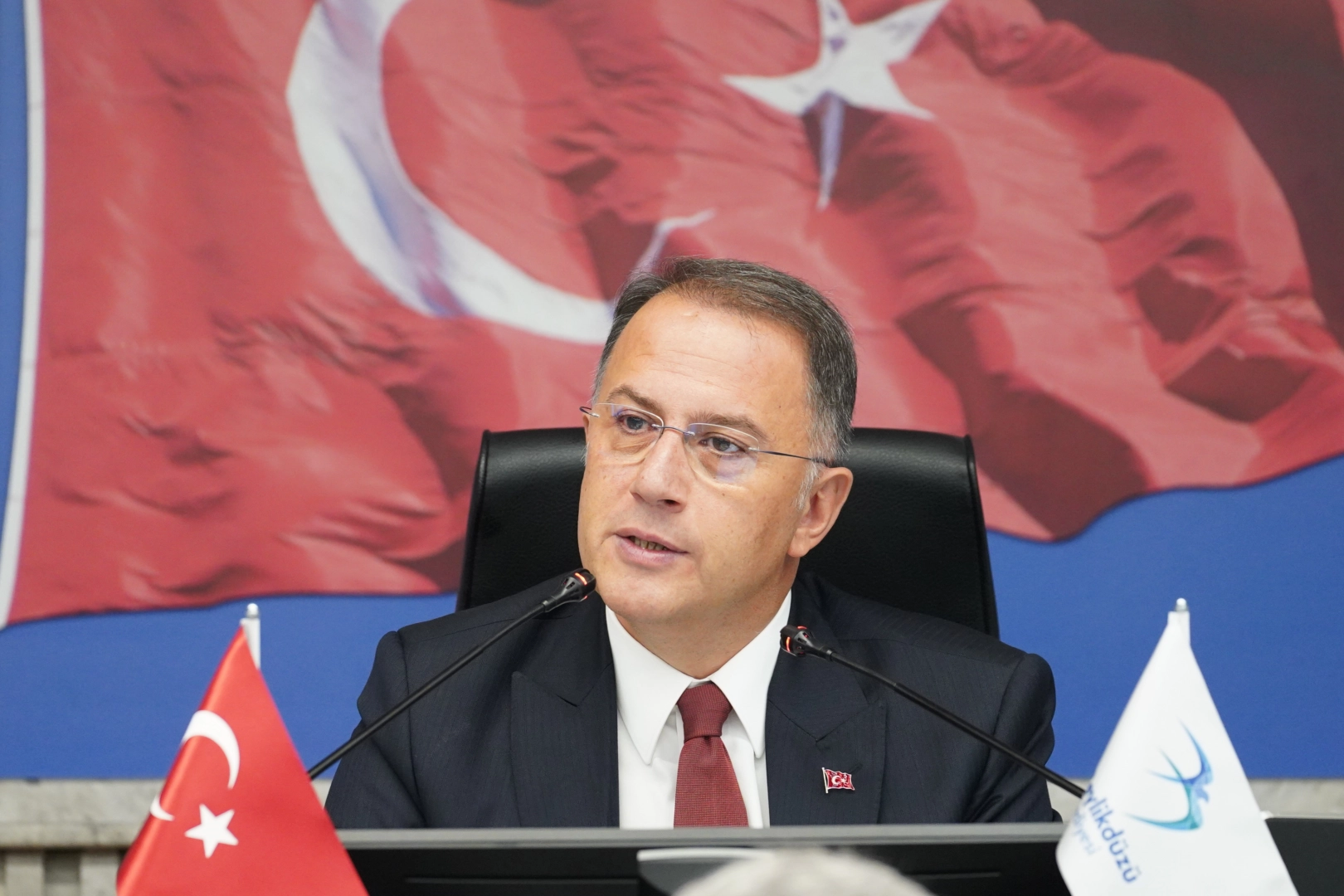 İstanbul Büyükşehir Belediyesi’ne yönelik soruşturma kapsamında Büyükşehir Belediye Başkanı Ekrem