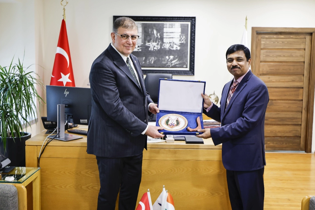 İzmir Büyükşehir Belediye Başkanı Dr. Cemil Tugay, Hindistan’ın Ankara Büyükelçisi