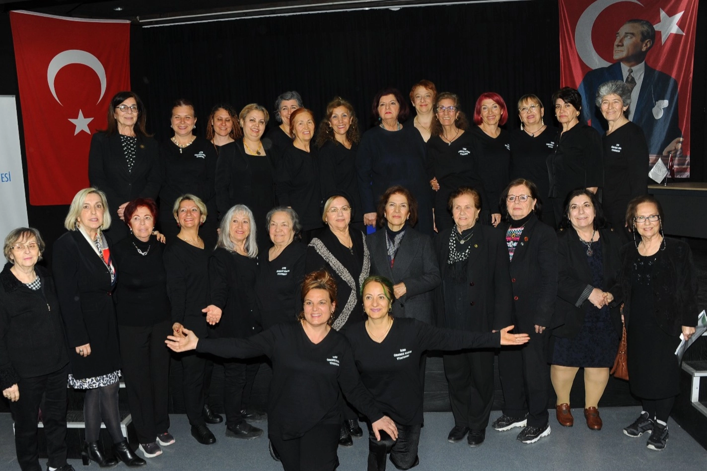 İzmirli kadınlar, uzmanların katılımıyla düzenlediği aylık toplantıda çevre, iklim değişikliği