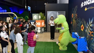 Dünyanın en büyük holografik hayvanat bahçesi ve dijital deneyim merkezi