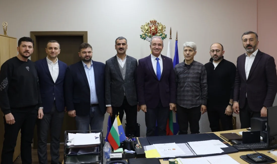 Kocaeli Büyükşehir Belediyesi heyeti, kardeş şehir Asenovgrad Belediye Başkanı Dr.