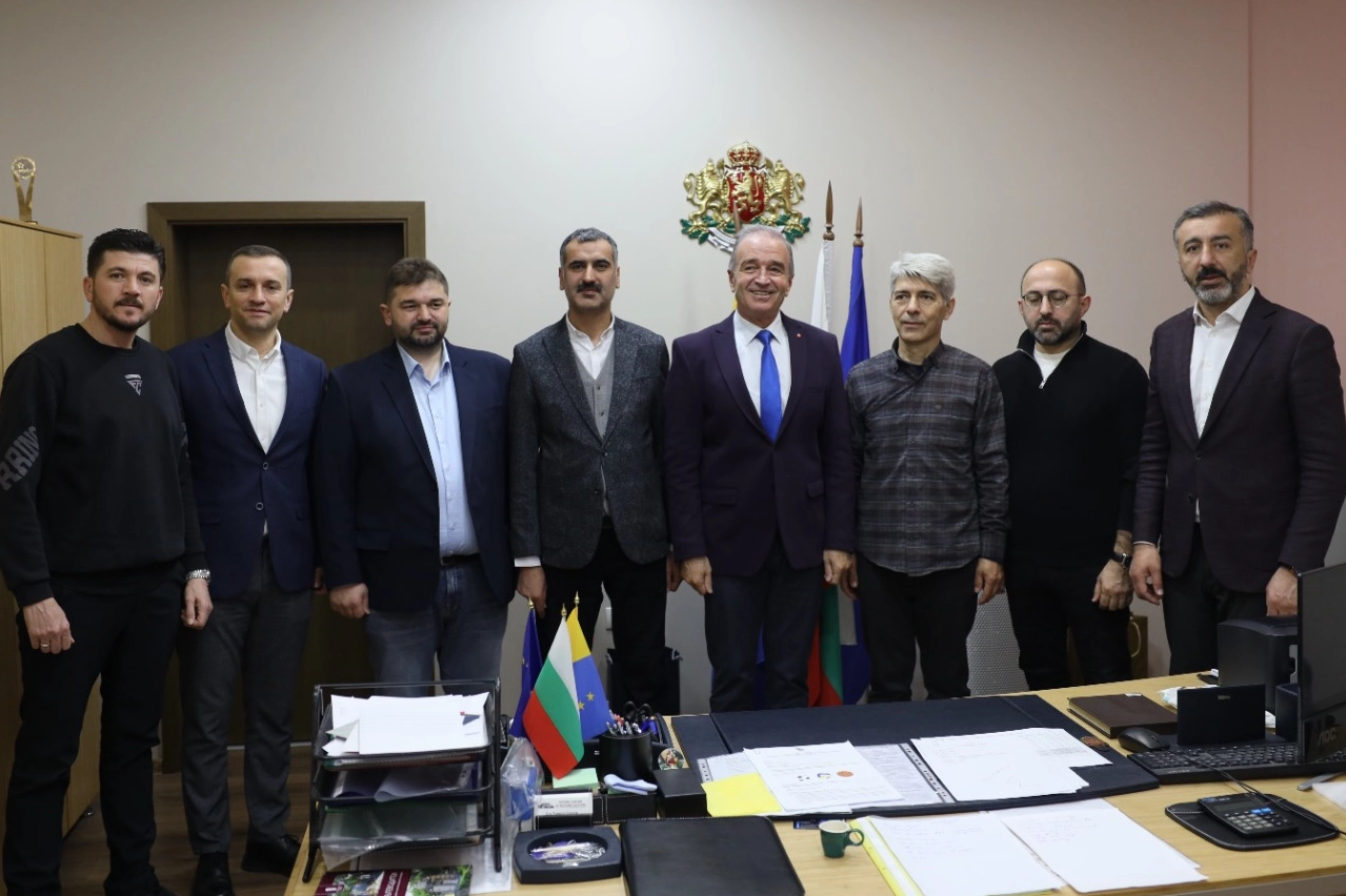 Kocaeli Büyükşehir Belediyesi heyeti, kardeş şehir Asenovgrad Belediye Başkanı Dr.