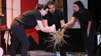 Kocaeli Şehir Tiyatroları, Mevlana İdris’i anma programında “Radyo Tiyatrosu: Mevlâna