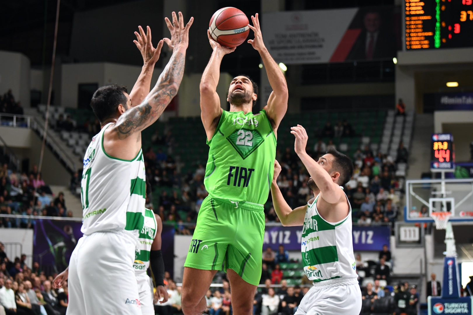 Tofaş Basketbol Takımı, ligde 20. hafta karşılaşmasında Bursaspor Yörsan ile