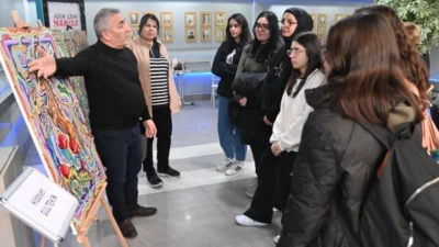 Manisa Büyükşehir Belediyesi, Dünya Ressamlar Günü’ne özel olarak “Fırça İzleri”