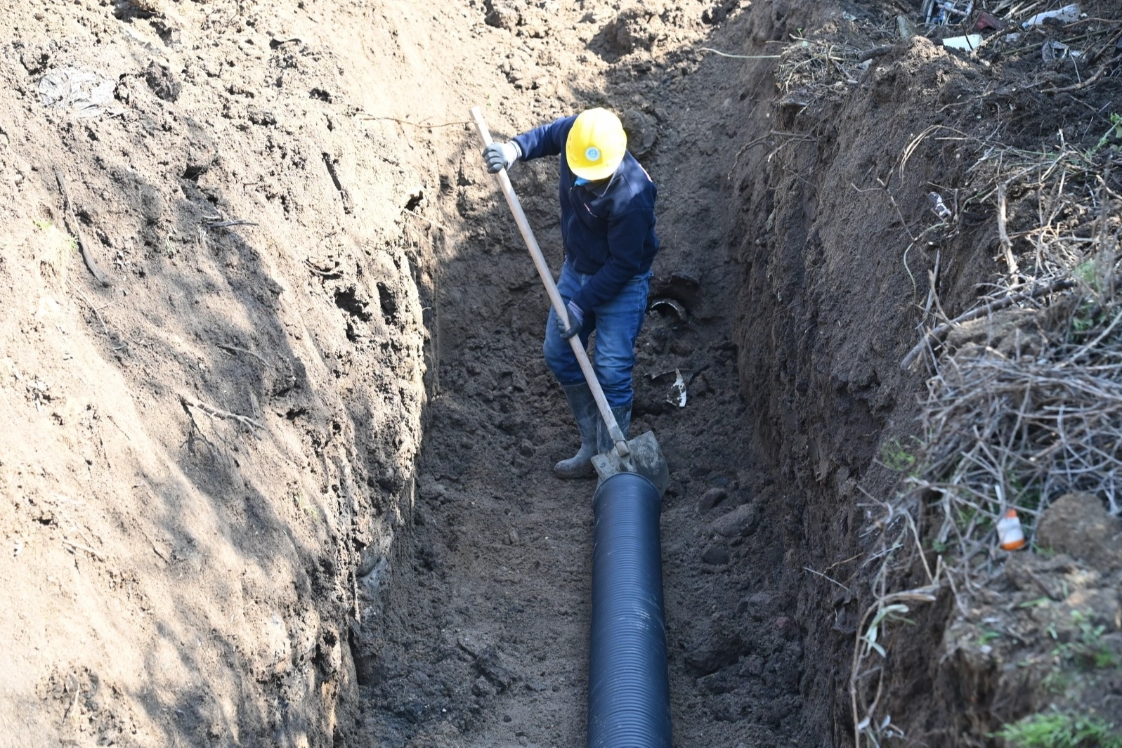 Manisa Büyükşehir Belediyesi, kent genelinde altyapı sorunlarını çözmek, halkın yaşam