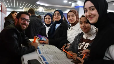 Manisa Büyükşehir Belediyesi, üniversiteye hazırlanan öğrenciler için Manisa Üniversite Tanıtım