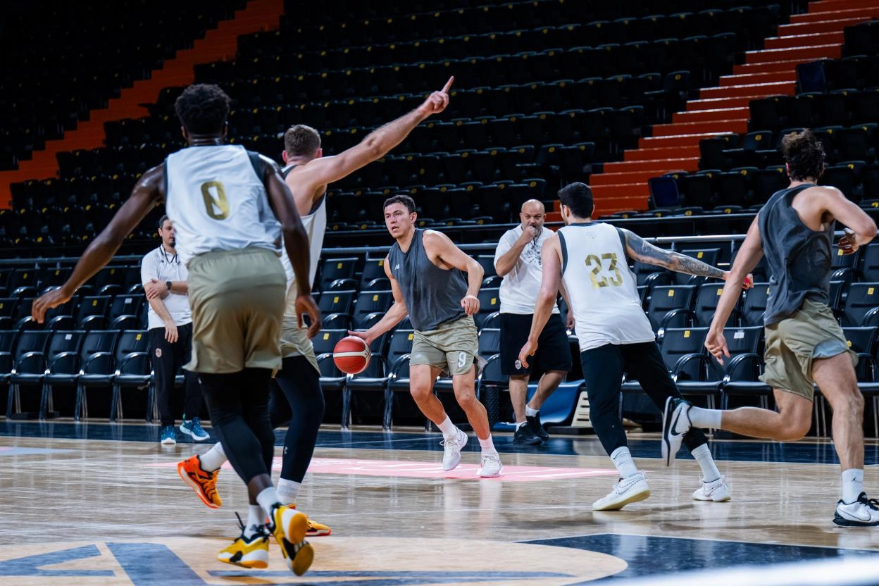 Türkiye Sigorta Basketbol Süper Ligi’nde, aynı puanlı Galatasaray’ın ardından 6.