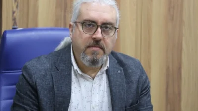 Omuz ağrısı, günlük yaşamda basit hareketleri bile zorlaştırarak hayat kalitesini