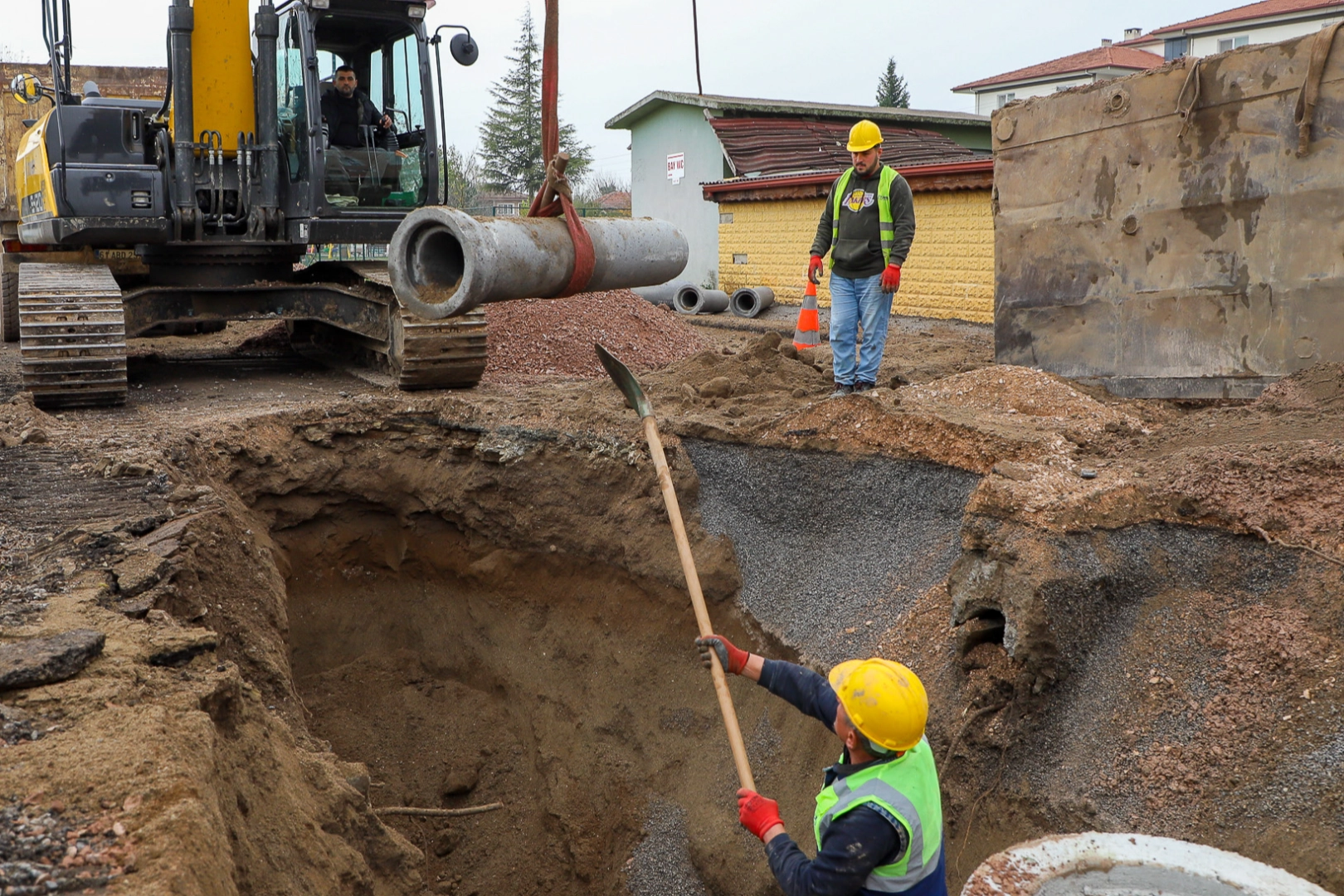 SASKİ, Söğütlü’nün altyapısını güçlendirmek için başlattığı 25 kilometrelik altyapı projesinde
